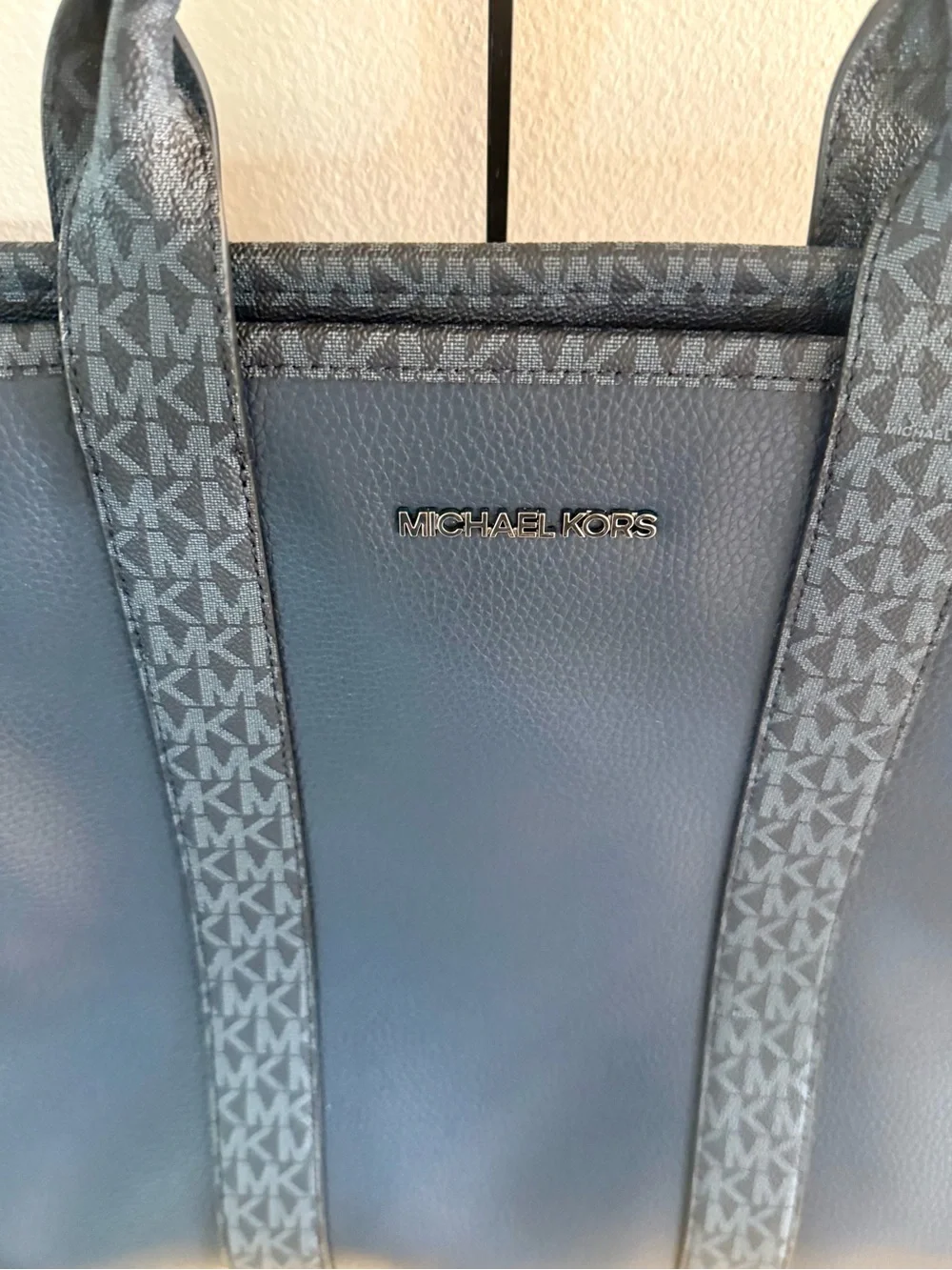 Michael Kors COOPER Wide Day Tote – Navy Leather – NWT – Unisex